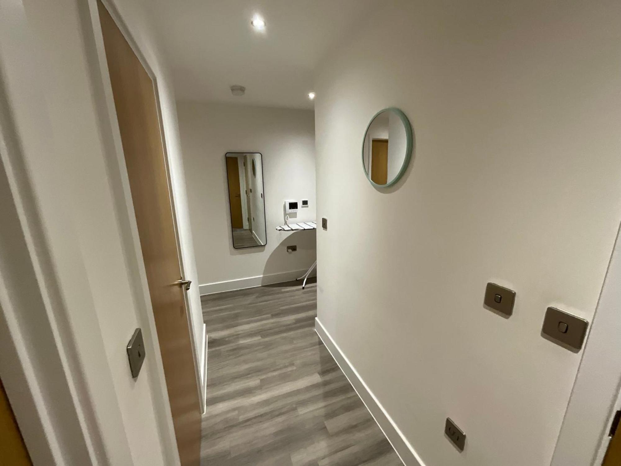 Deluxe Double Bed In Shared Apt Near Canary Wharf, City Airport & O2 Arena With Thames View Лондон Экстерьер фото
