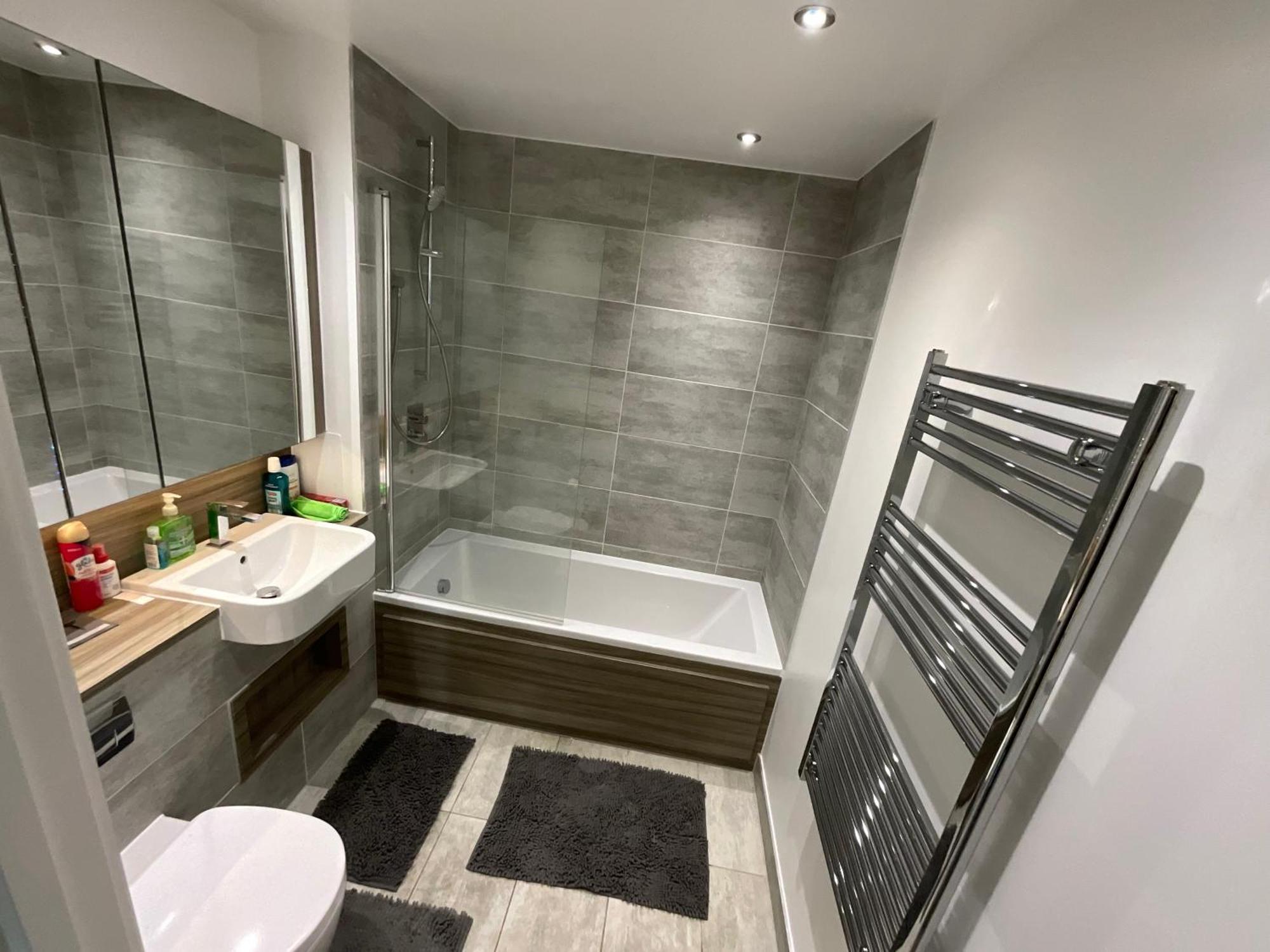 Deluxe Double Bed In Shared Apt Near Canary Wharf, City Airport & O2 Arena With Thames View Лондон Экстерьер фото