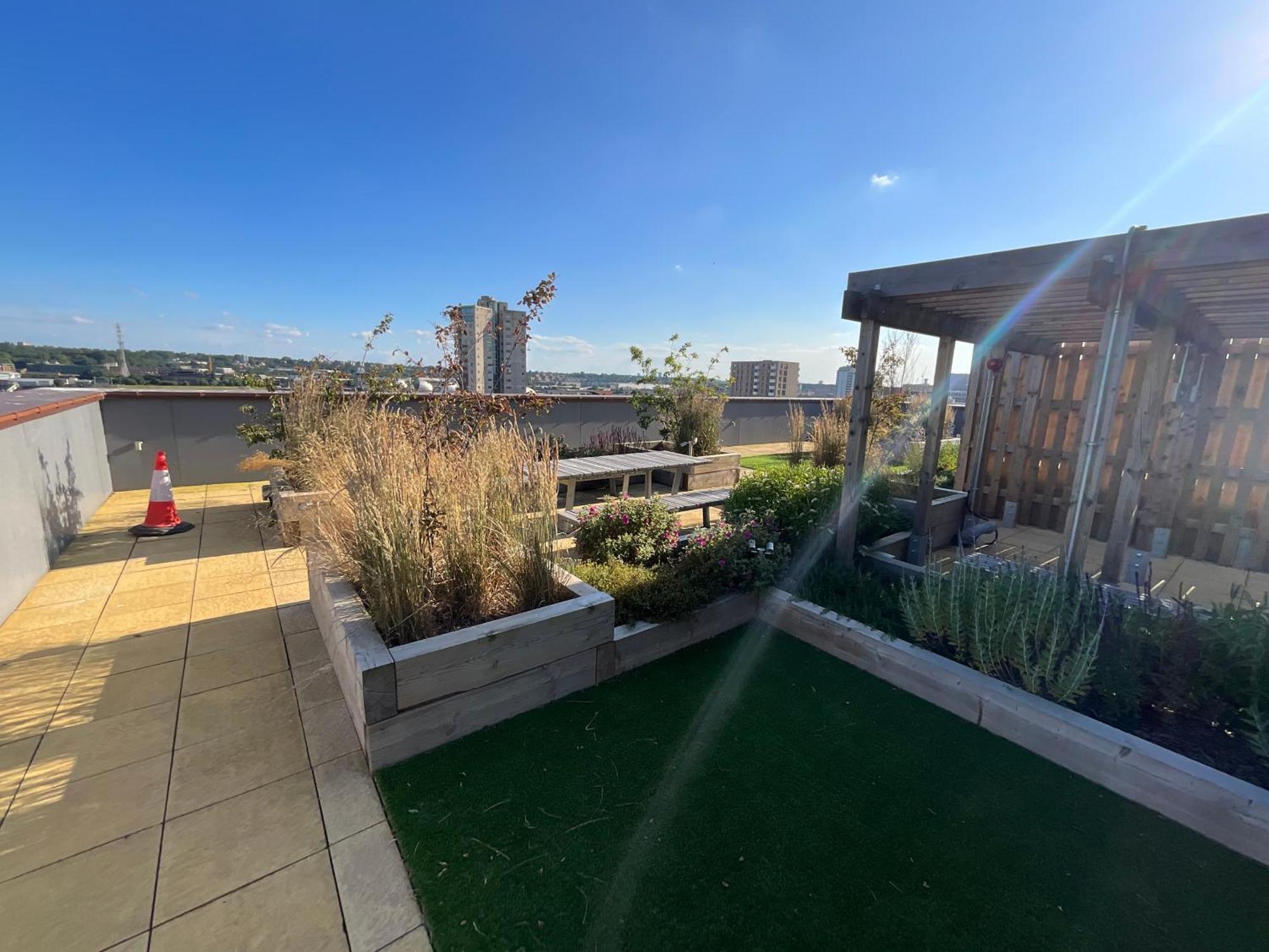 Deluxe Double Bed In Shared Apt Near Canary Wharf, City Airport & O2 Arena With Thames View Лондон Экстерьер фото