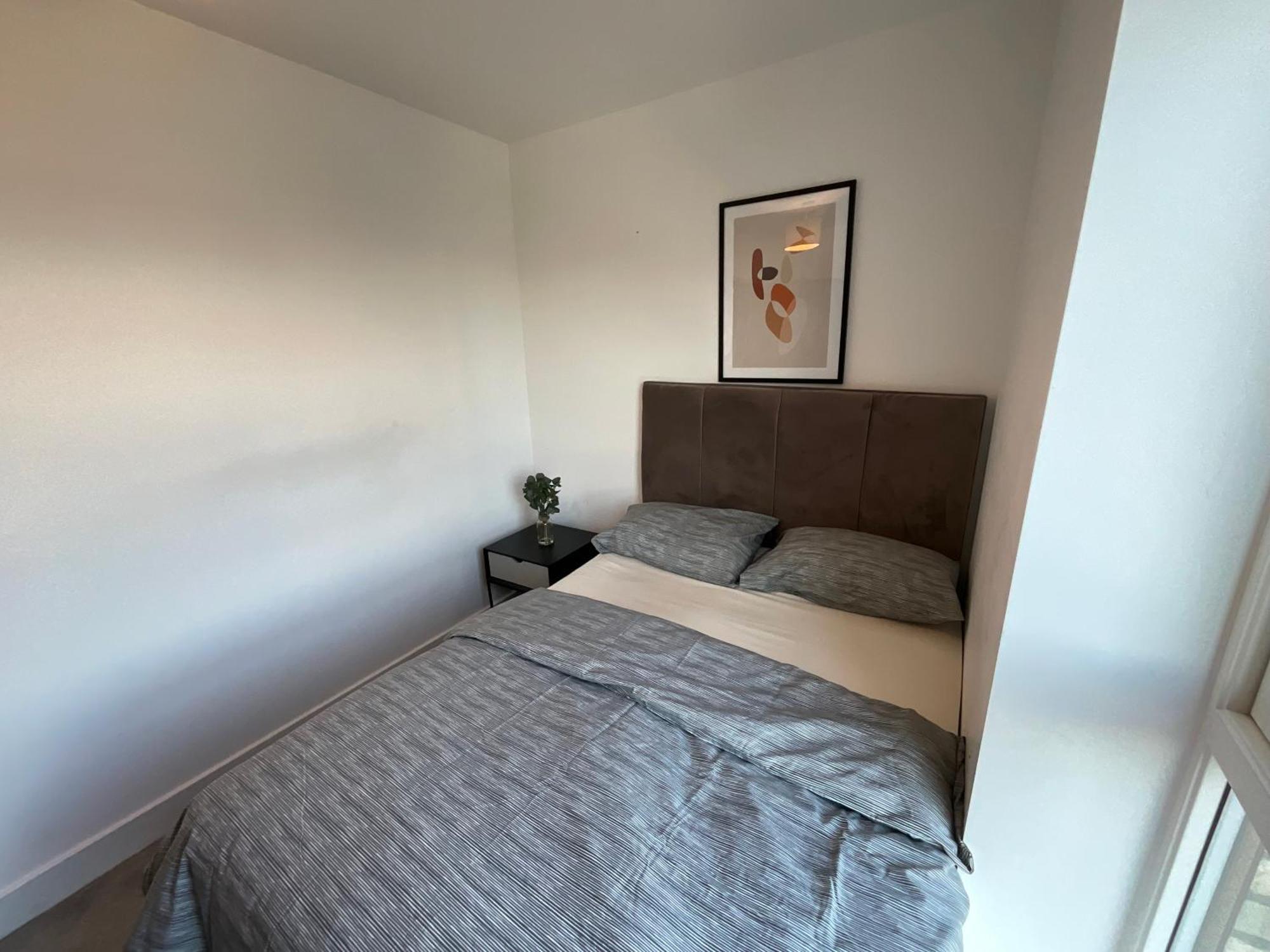 Deluxe Double Bed In Shared Apt Near Canary Wharf, City Airport & O2 Arena With Thames View Лондон Экстерьер фото
