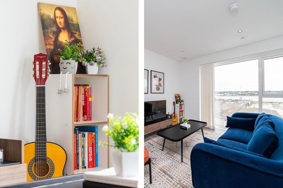 Deluxe Double Bed In Shared Apt Near Canary Wharf, City Airport & O2 Arena With Thames View Лондон Экстерьер фото